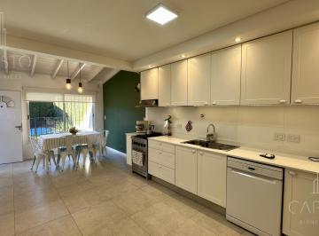 Casa · 100m² · 4 Ambientes · 1 Cochera · Casa en San Martin