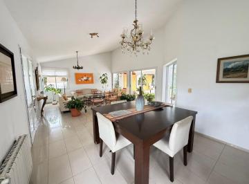 Casa · 265m² · 6 Ambientes · Venta Casa 4 Dorm. San Isidro Villa Allende