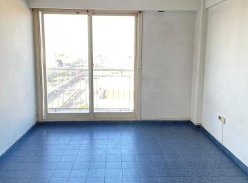 Departamento · 25m² · 1 Ambiente · Alquiler Departamento 1 Ambiente en Ramos Mejia con Balcón Al Frente