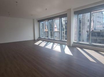 Oficina comercial · 140m² · 1 Ambiente · Oficina a Estrenar en Piso Alto con Piso Colocado Lista Para Mudarte - Luz y Vista Increible!