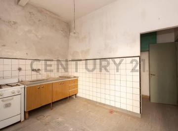 Casa · 120m² · 3 Ambientes · Venta Casa a Refaccionar - Permuta - Oportunidad.