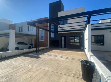 Casa · 90m² · 4 Ambientes · Se Vende Dúplex 3 Dorm. en Docta