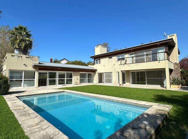 Casa · 600m² · 6 Ambientes