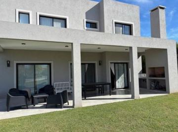 Casa · 166m² · Casa en Venta en Barrio El Cantón Islas, Escobar