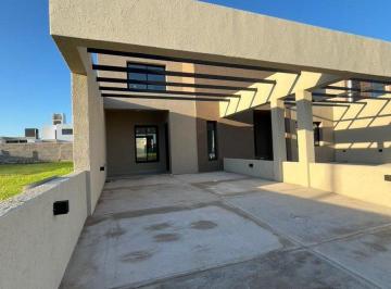 Casa · 98m² · 4 Ambientes · 1 Cochera · Venta Dúplex 2 Dorm. en Docta