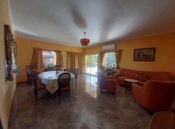 Casa · 140m² · 5 Ambientes · 4 Cocheras · Venta Casa 6 Amb. Aero Country Club – General Rodríguez | Lote Aeronautico 1.000 m