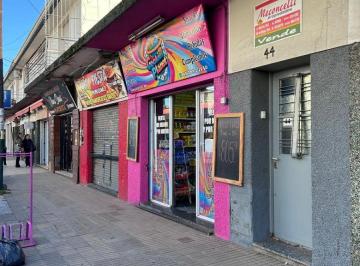 Casa de 3 ambientes, Almirante Brown · Inmueble Ideal Para Inversionistas! con Salida a 2 Calles