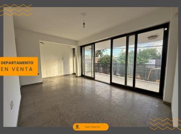 Departamento · 48m² · 4 Ambientes · Departamento en Venta 2 Dorm. con Balcon y Patio - Frente - Sobre Av Castro Barros