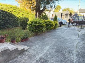 Casa · 432m² · 4 Ambientes · 1 Cochera · Dos Casas en Mismo Lote