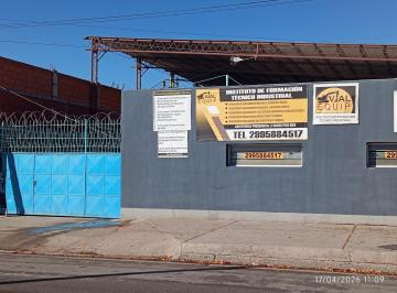 Bodega-Galpón · 310m² · 4 Ambientes · Cipolletti Vende Galpon + Casa