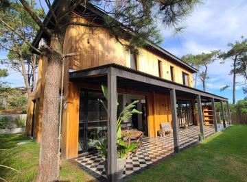 Casa · 177m² · 4 Ambientes · 2 Cocheras · Venta: Casa en El Bosque de Manantiales - Tm