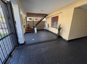Casa · 277m² · 7 Ambientes · 2 Cocheras · Casa en Venta en Ituzaingo Norte
