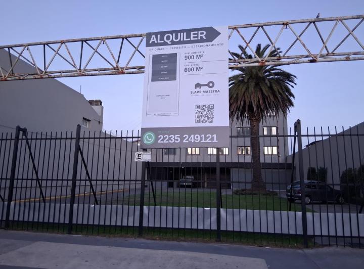 Oficina comercial · 900m²
