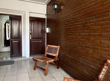 Casa · 550m² · 8 Ambientes · 1 Cochera · Casa en San Miguel de Tucumán