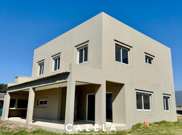 Casa · 175m² · 4 Ambientes · 1 Cochera