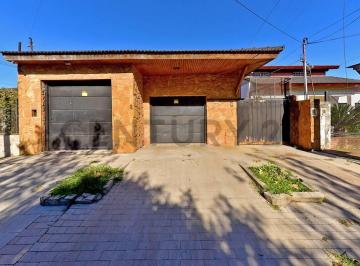 Casa · 110m² · 4 Ambientes · 3 Cocheras · Venta. Casa 4 Ambientes. Cochera. Patio. Parrilla. José C. Paz.
