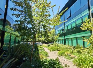 Oficina comercial · 220m² · 4 Cocheras · Oficina en Alquiler Lista Para Entrar de 220 m², con 4 Cocheras, Ubicada en El Complejo de Oficinas
