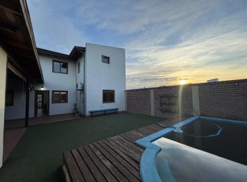 PH · 130m² · 5 Ambientes · Venta - Ph - 5 Ambientes - Pileta - Parrilla - Galeria - Casa - 3 Baños - Consultorio