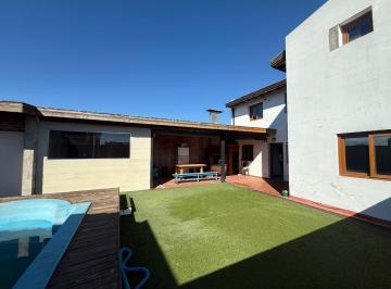 PH · 130m² · 5 Ambientes · Venta - Ph - 5 Ambientes - Pileta - Parrilla - Galeria - Casa - 3 Baños - Consultorio