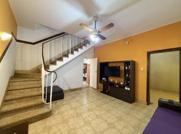 PH · 135m² · 4 Ambientes · 1 Cochera · Venta PH Quilmes Garage Patio