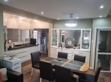 Casa · 120m² · 4 Ambientes · 1 Cochera · Venta Casa 4 Amb Garage Parrilla Apto Crédito