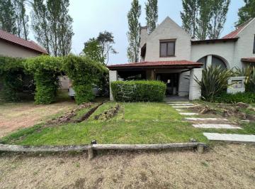Foto1 · Casa en Barrio Privado con Piscina y Cancha de Tenis. Zona Pinares