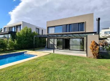 Casa · 202m² · 5 Ambientes · 1 Cochera · Casa Venta en Castaños, Nordelta, Tigre, 4 Ambientes