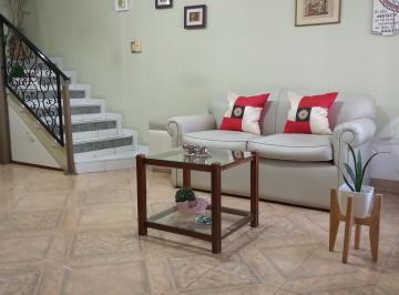 Casa de 3 ambientes, Córdoba · Dos Casas! Tres Rentas Posibles! Oportunidad de Inversión!