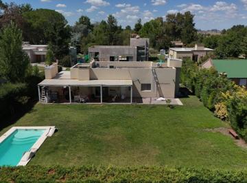Casa · 170m² · 4 Ambientes · Casa 3 Dorm. Aero Country Club, Lote de 1000 m² Venta