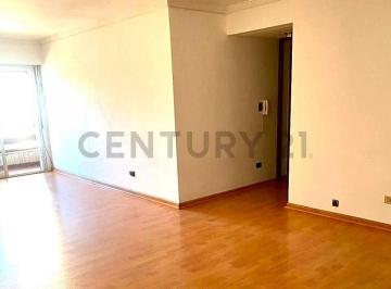 Departamento · 102m² · 4 Ambientes · 1 Cochera · Venta Depto 4 Ambientes Moron Centro Balcon con Cochera