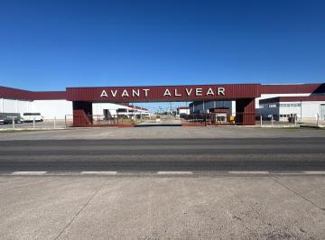 Local comercial · 2800m² · 2 Ambientes · 6 Cocheras · Local en Alquiler en Alvear