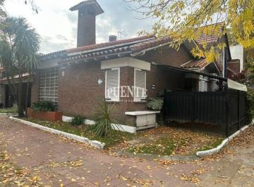 Casa · 90m² · 4 Ambientes · Casa en Banfield Oeste