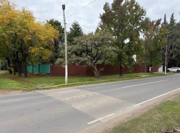 Casa · 130m² · 3 Ambientes · 1 Cochera · Casa en Venta o Alquiler 600 m² con Destino Comercial