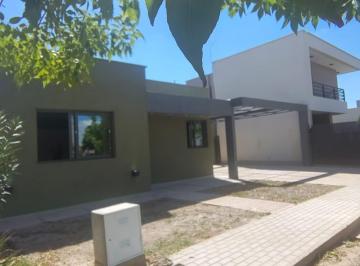 Casa · 430m² · 8 Ambientes · 2 Cocheras · Casa a Estrenar