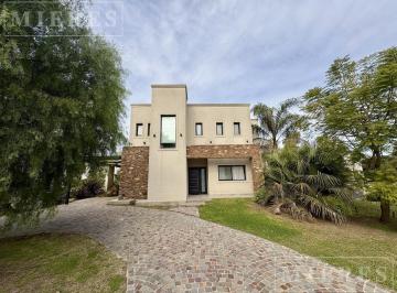 Casa · 165m² · 7 Ambientes · 2 Cocheras · Casa en Venta Barrio Alvear de Benavidez