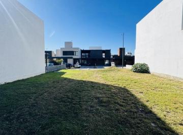 Terreno · 252m² · Prados 252 m² Ap Dplx. Central 12 Mtrs de Frente