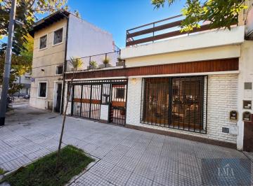 Casa · 125m² · 4 Ambientes · 1 Cochera · Casa 4 Ambientes en Planta Baja Excelente Estado