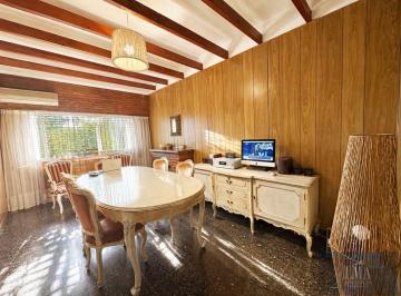 Casa · 125m² · 4 Ambientes · 1 Cochera · Casa 4 Ambientes en Planta Baja Excelente Estado
