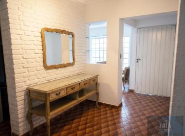 Casa · 125m² · 4 Ambientes · 1 Cochera · Casa 4 Ambientes en Planta Baja Excelente Estado