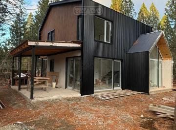 Casa · 115m² · 3 Ambientes · 1 Cochera · Casa en Venta en Pájaro Azul, Bariloche, Patagonia