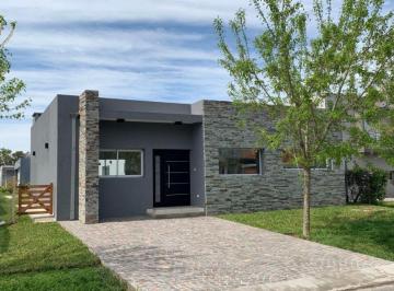 Casa · 170m² · 4 Ambientes · Casa - Altos de Hudson II