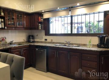 PH · 207m² · 5 Ambientes · 1 Cochera · PH en Venta Wilde