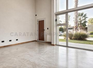 Casa · 240m² · 3 Dormitorios · 2 Cocheras · Casa en Venta en Funes Hills Miraflores