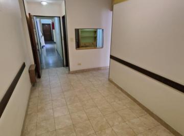 Departamento · 44m² · 3 Ambientes · 3 Ambientes en Alquiler. Luminoso. Apto Profesional. Metrobus. Juan B Justo Al 5000. Paternal.