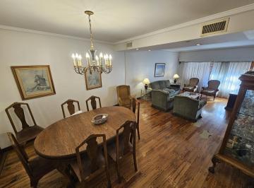 Casa · 219m² · 6 Ambientes · 2 Cocheras · Casa Venta 5 Ambientes en Parque Chacabuco