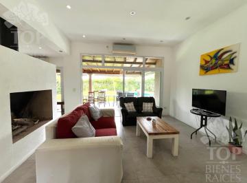 Casa · 160m² · 4 Dormitorios · Casa Alquiler Anual Amueblado El Canton Golf