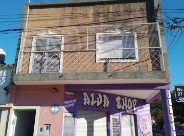 Local comercial · 150m² · 6 Ambientes · 1 Cochera · Local y Casa de 3 Dorm.