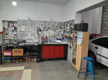 Foto · Taller Mecánico Equipado y Funcionando en Alberdi - Alquiler