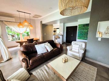Casa · 112m² · 4 Ambientes · 4 Cocheras · Casa en Venta, 3 Dorm. en Countries/b. Cerrado (Pilar) - San Ramiro, con Pileta