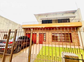 Casa · 154m² · 4 Ambientes · 2 Cocheras · Casa de 4 Amb en Venta - Quilmes Oeste